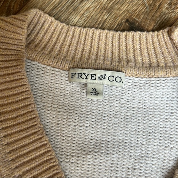 FRYE AND CO. V-Neck Sweater - Cream and Tan Women’s XL - Picture 2 of 6